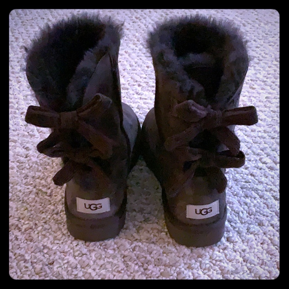 ❣️New authentic Uggs size 7❣️